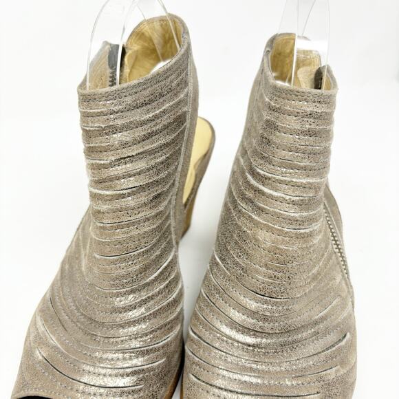 Paul Green Booties Size 7 Peep Toe Gold Laser Cut Metallic Leather Cayanne - Picture 4 of 14